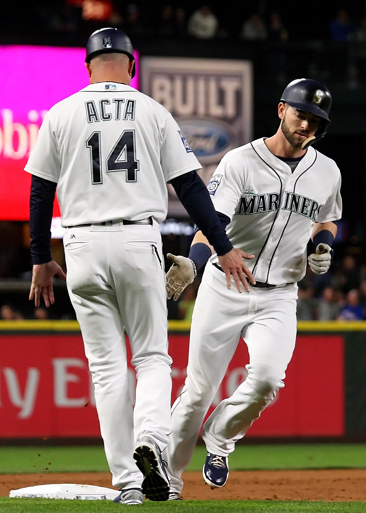 Acta and haniger