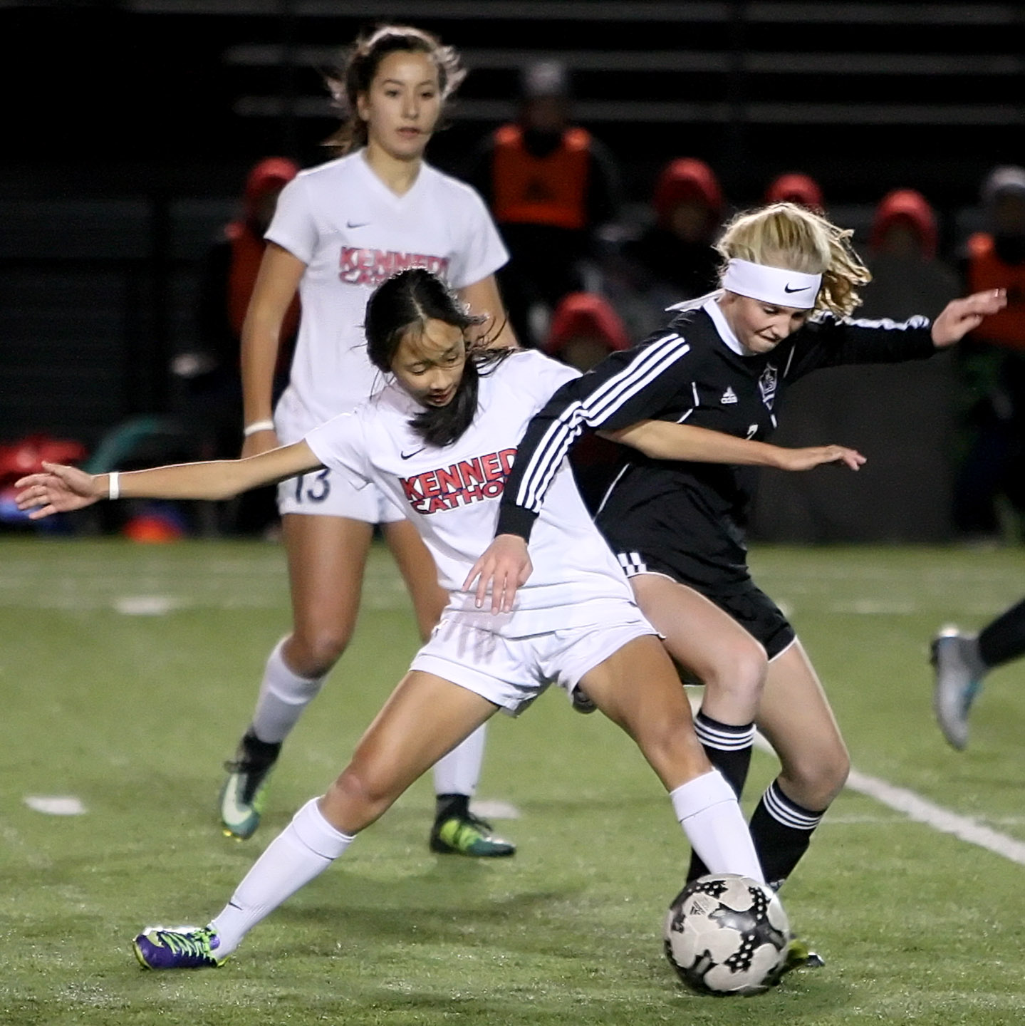 Ashley Nguyen of Kennedy Catholic gets tangled with Lake Stevens Callaway Knutson.