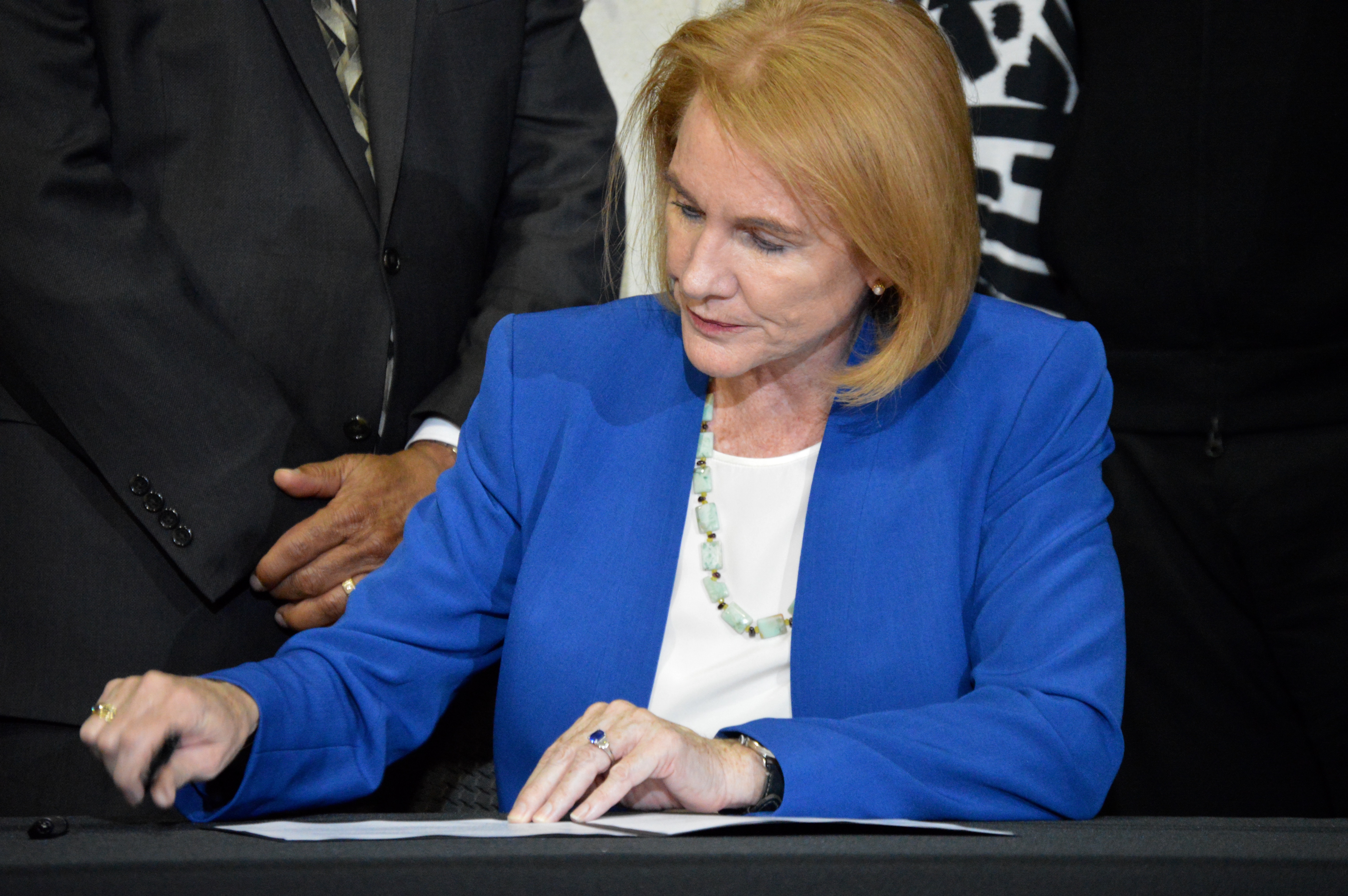 Durkan signs first executive order in West Seattle -- to benefit low income renters in the city
