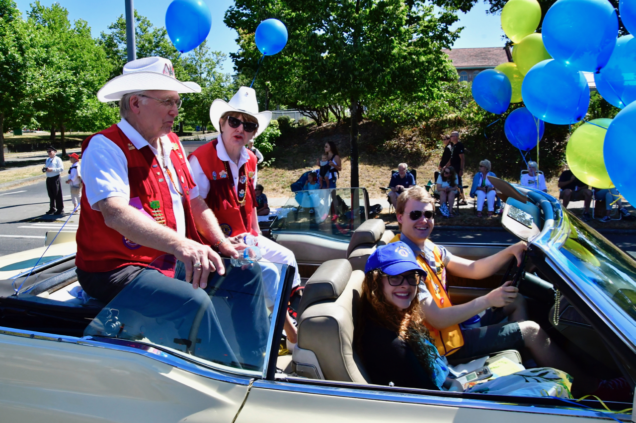 West Seattle Grand Parade. Photo by Patrick Robinson