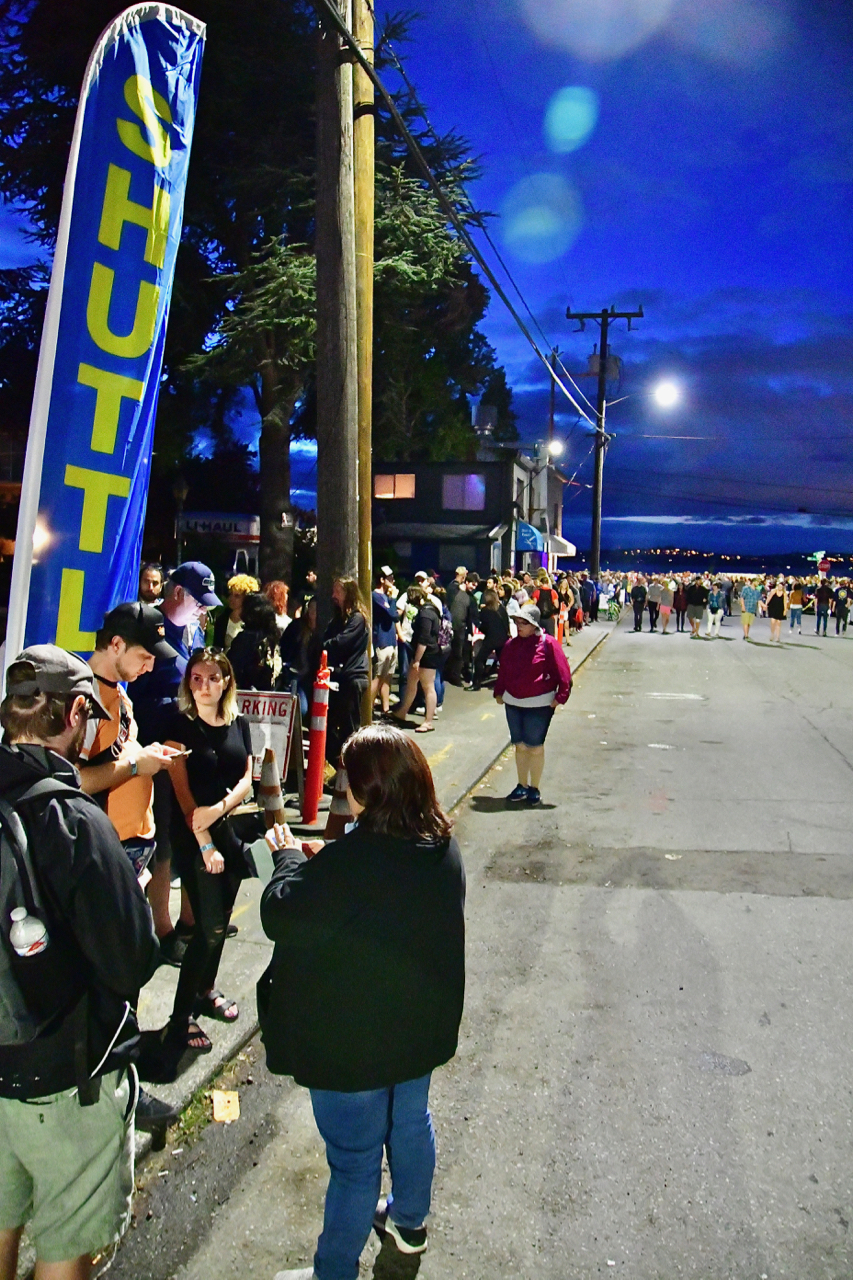 Shuttle bus from Alki