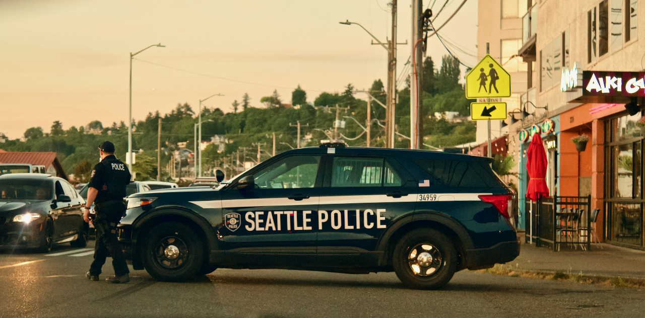 Alki shut down as massive crowds take over the beach; 2 arrested amid multiple fights - Westside Seattle