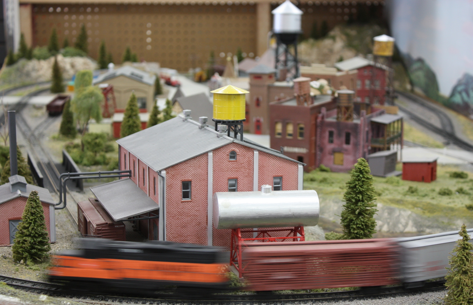 the electric train shop