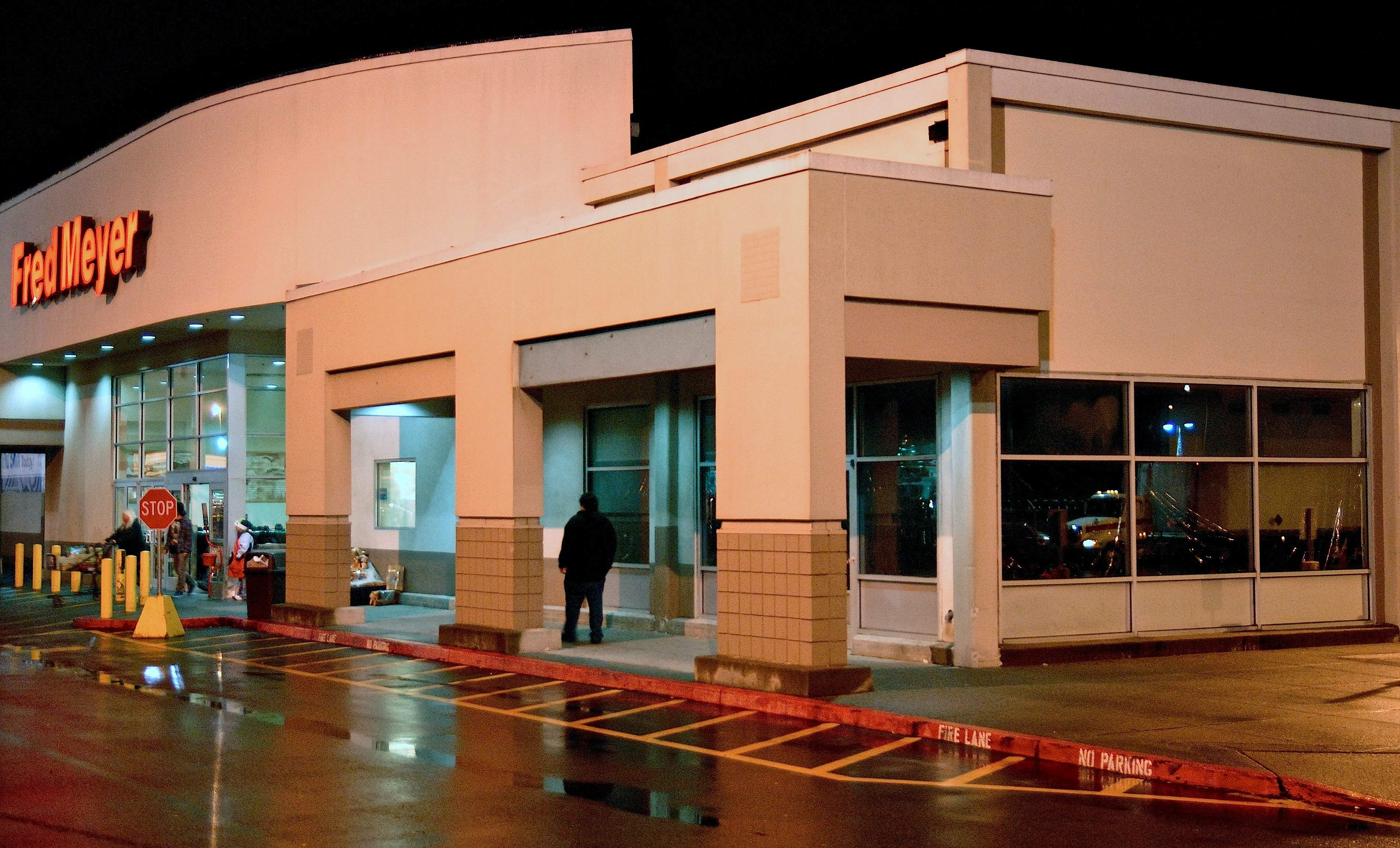 Burien Fred Meyer to expand beverage service into its former sub shop