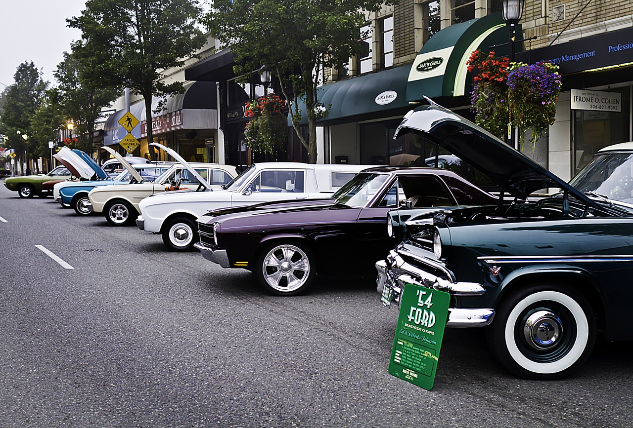 SLIDESHOW Classic cars compete for attention in West Seattle Car Show