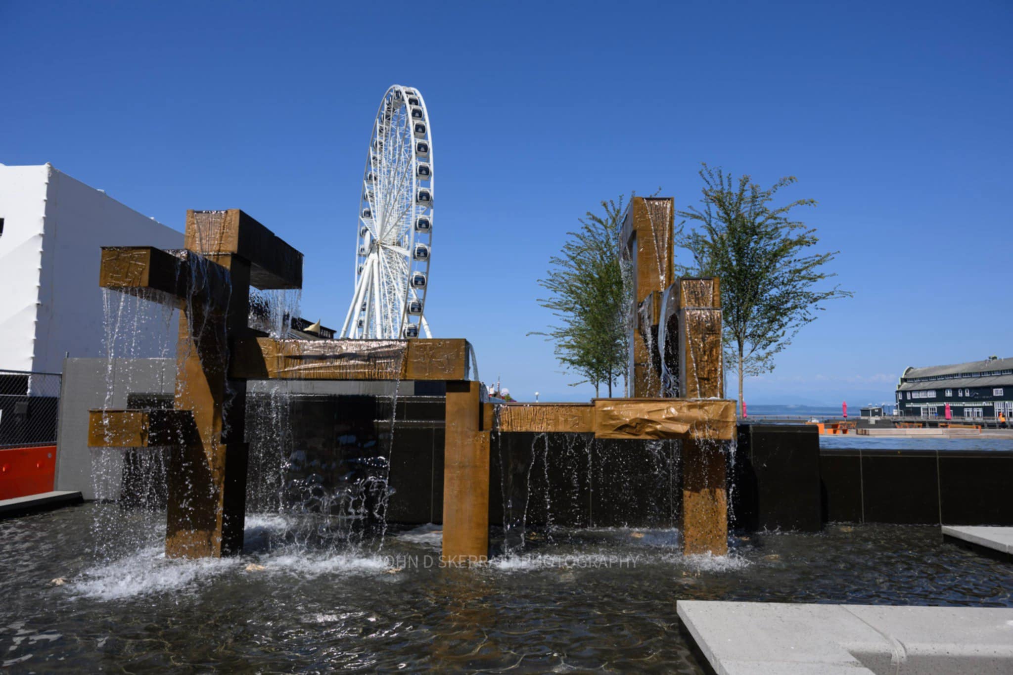 Waterfront fountain