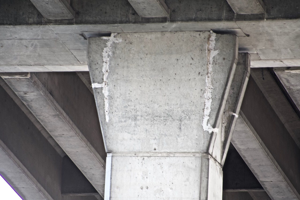 cracks in support for bridge