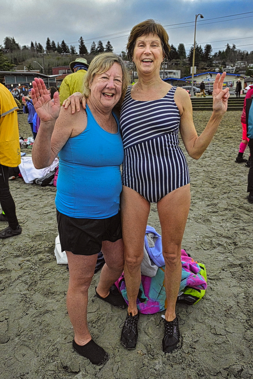 Friends plunge together