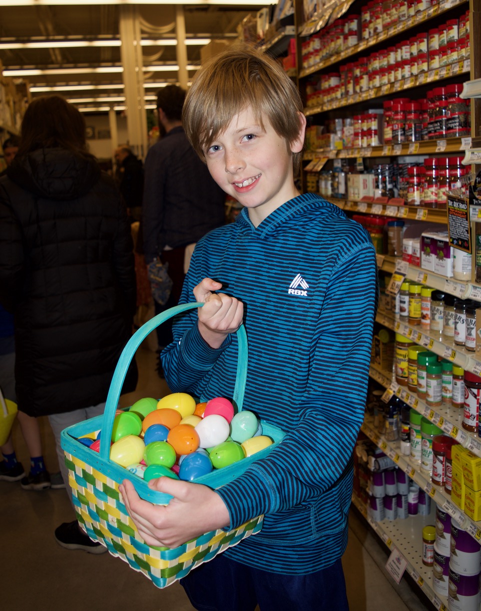 West Seattle Thriftway Easter Egg hunt a cracking success Westside