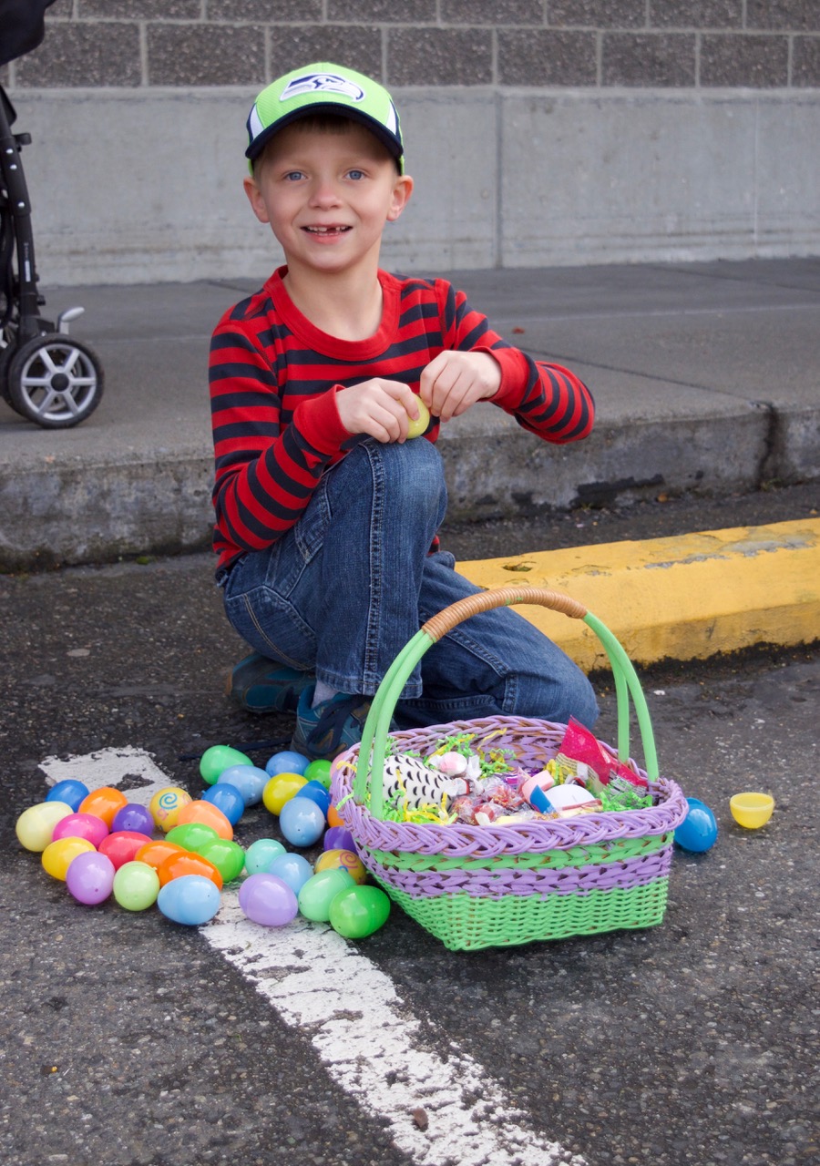 West Seattle Thriftway Easter Egg hunt a cracking success Westside