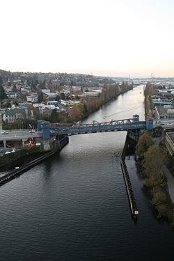 250px-Fremont_Bridge_5.jpg