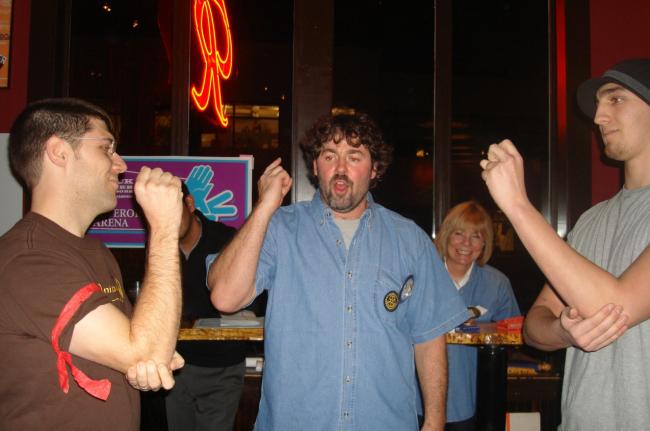 rps mike o with finalists about to throw 8   01 09.jpg
