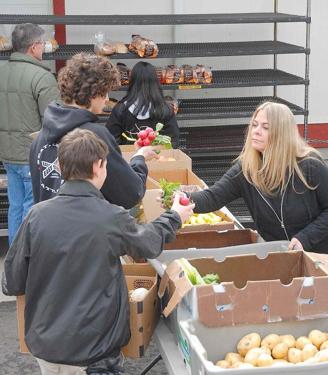 White Center Food Bank extends hours, photo.jpg