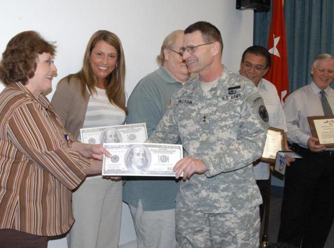 No_spot_Janet_Seckel_award.jpg