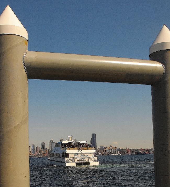 Water taxi leaves port photo.jpg